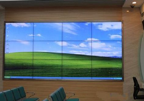 镇雄液晶拼接屏的另类用法。