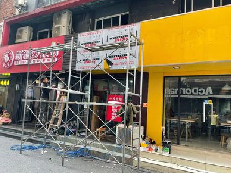 镇雄制作广告招牌如何避免它发黄？